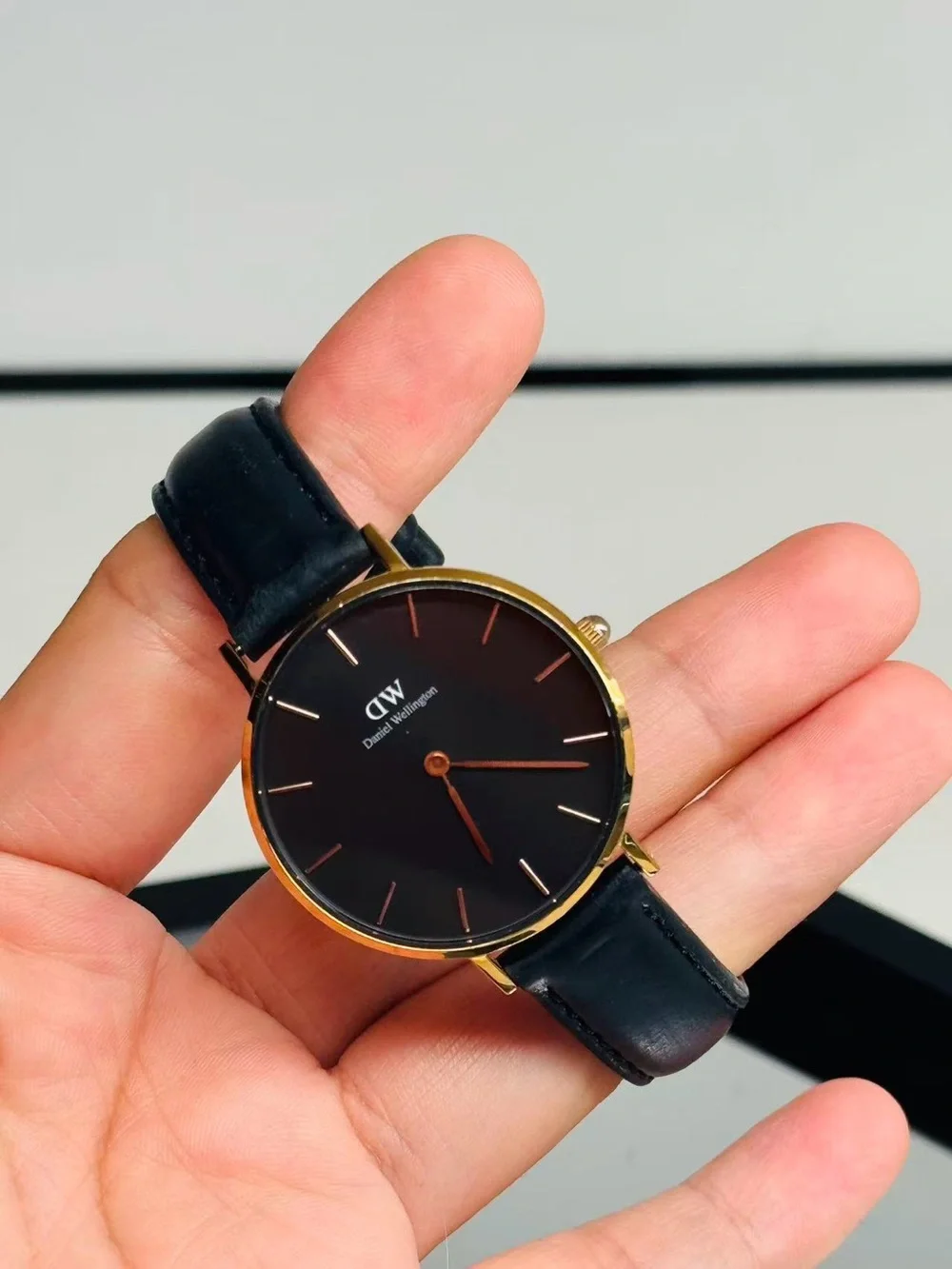 Daniel Wellington DW Men’s Watch Black Dial Gold Tone 32mm New Battery Runs